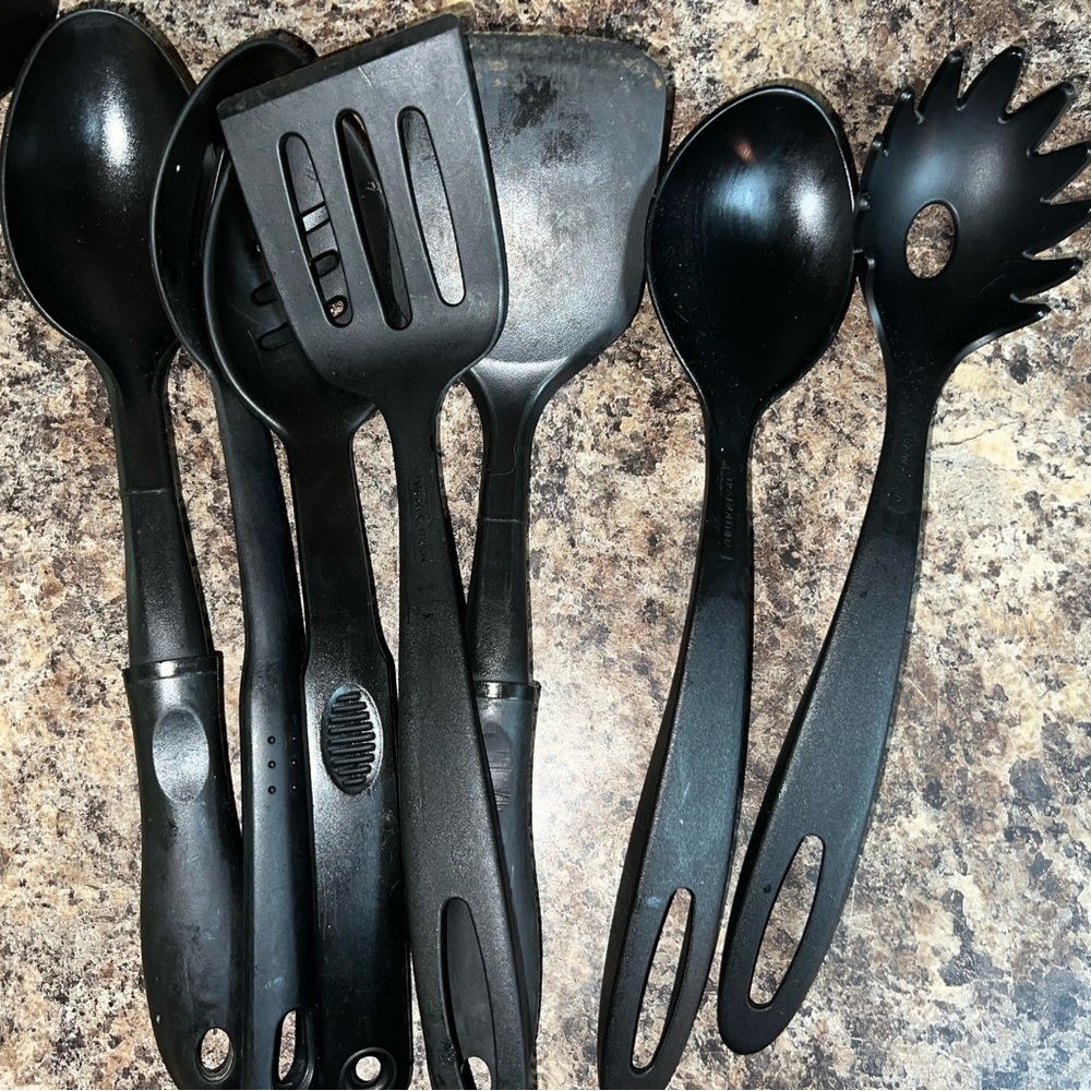 Black Kitchen Utensil Set